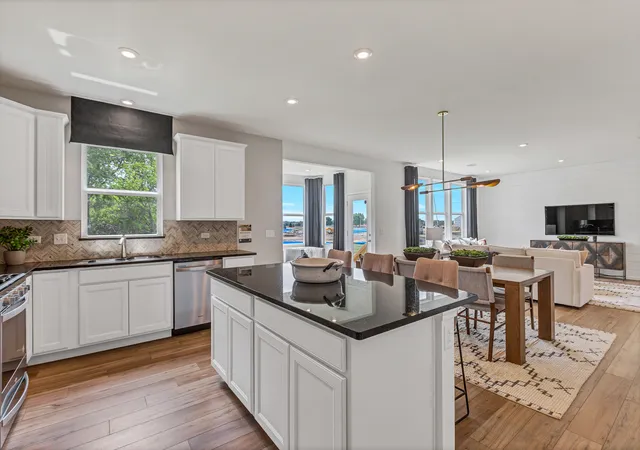 Photo 3 of Single family home for sale at 12462 Killarney Dr, Lemont, IL 60439 | MLS# 12714787 | Listing updated on 2026-07-30