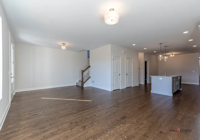 Photo 4 of Single family home for sale at 166 Roman Ln, Hawthorn Woods, IL 60047 | MLS# 12714820 | Listing updated on 2026-08-03