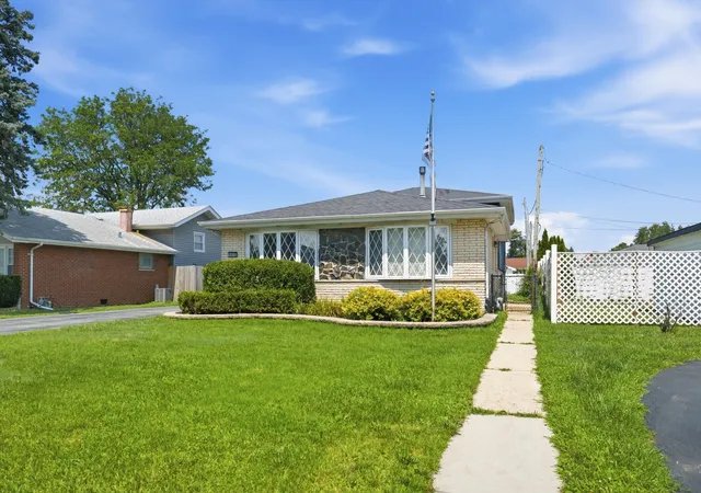 Photo 2 of Single family home for sale at 5432 137th Street, Crestwood, IL 60418 | MLS# 12714821 | Listing updated on 2026-09-12