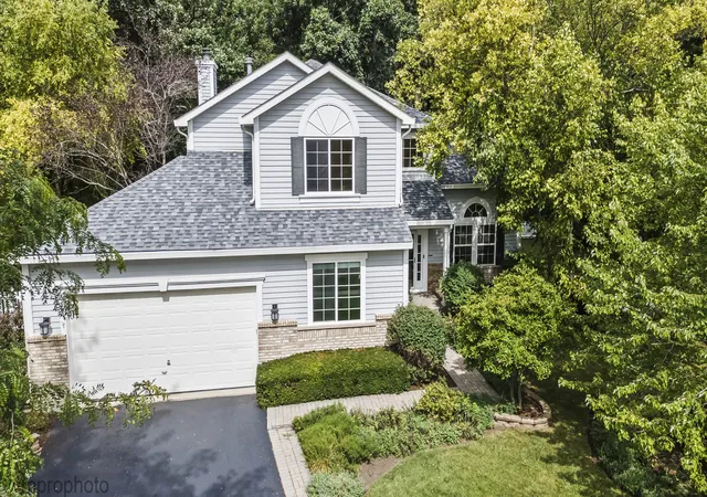 Photo 2 of Single family home for sale at 1428 Somerset Ct, Mundelein, IL 60060 | MLS# 12714838 | Listing updated on 2026-10-06
