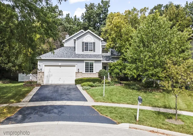 Photo 3 of Single family home for sale at 1428 Somerset Ct, Mundelein, IL 60060 | MLS# 12714838 | Listing updated on 2026-10-06