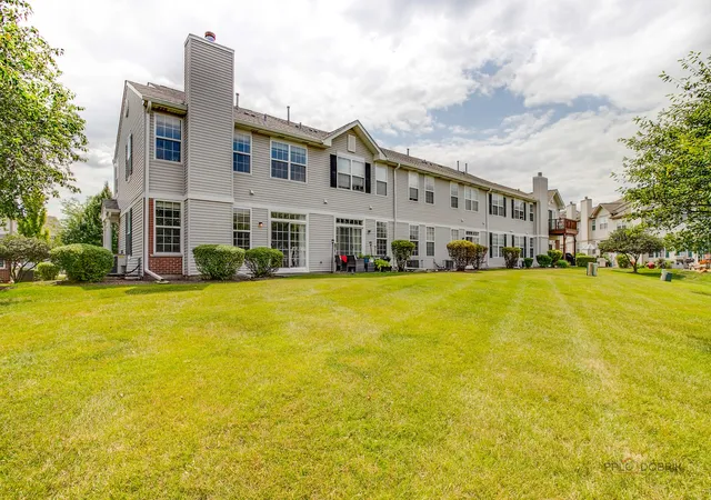Photo 24 of Townhouse for sale at 1270 Oriole Ct, Round Lake, IL 60073 | MLS# 12714868 | Listing updated on 2026-08-10