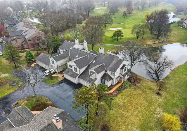 Photo 2 of Condo for sale at 962 Shoreline Rd #898, Lake Barrington, IL 60010 | MLS# 12714888 | Listing updated on 2026-08-16