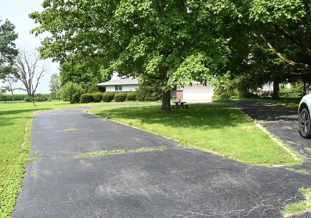 Photo 2 of Single family home for sale at 621 S Oakwood St, Oakwood, IL 61858 | MLS# 12714938 | Listing updated on 2026-07-31