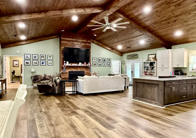 Photo 3 of Single family home for sale at 44 Woodland Dr, Metropolis, IL 62960 | MLS# 12714946 | Listing updated on 2026-09-06