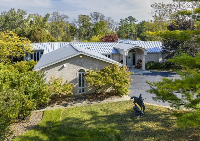 Photo 2 of Sale Pending at 1551 Mill Trl, Highland Park, IL 60035 | MLS# 12714956 | Listing updated on 2026-09-28