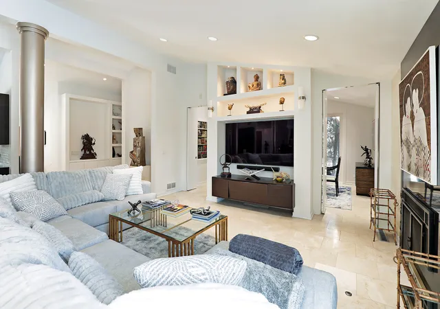 Photo 4 of Sale Pending at 1551 Mill Trl, Highland Park, IL 60035 | MLS# 12714956 | Listing updated on 2026-09-28