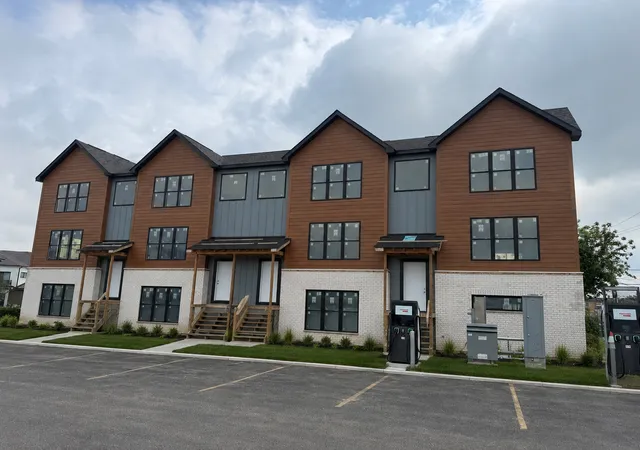 Photo 1 of Townhouse for sale at 540 N Seymour Ave #B, Mundelein, IL 60060 | MLS# 12714970 | Listing updated on 2026-09-04