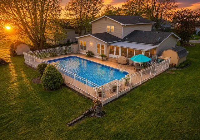 Photo 2 of Single family home for sale at 1184 Winterhaven Ln, Crown Point, IN 46307 | MLS# 12714977 | Listing updated on 2026-07-30