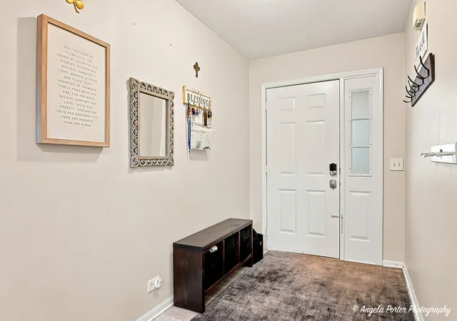 2nd image of 526 Silver Aspen Cir, Crystal Lake, IL 60014 | MLS# 12714980