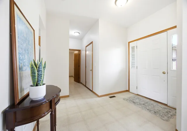 Photo 2 of Single family home for sale at 605 Tanglewood Trl, Mc Henry, IL 60050 | MLS# 12715009 | Listing updated on 2026-08-16