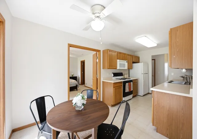 Photo 3 of Single family home for sale at 605 Tanglewood Trl, Mc Henry, IL 60050 | MLS# 12715009 | Listing updated on 2026-08-16