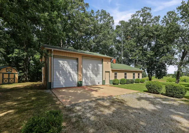 Photo 4 of Single family home for sale at 18802 N Moonbeam Ln, Mt Vernon, IL 62864 | MLS# 12715016 | Listing updated on 2026-08-10