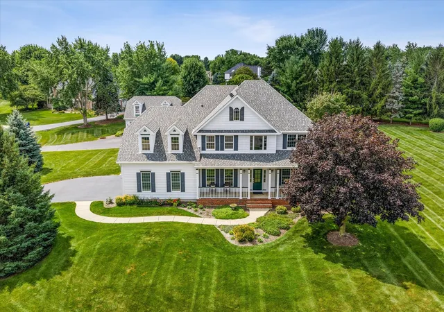 Photo 2 of Single family home for sale at 4n796 W Woods Ct, St. Charles, IL 60175 | MLS# 12715046 | Listing updated on 2026-10-06