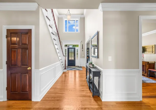 Photo 3 of Single family home for sale at 4n796 W Woods Ct, St. Charles, IL 60175 | MLS# 12715046 | Listing updated on 2026-10-06