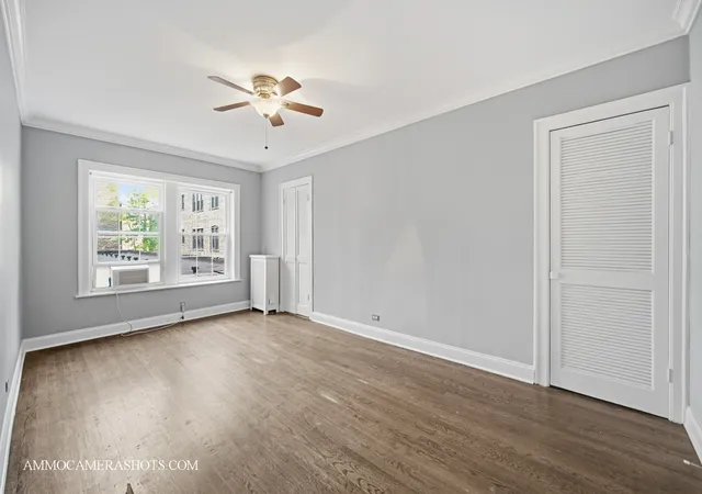 2nd image of 6807 S Paxton Ave, Chicago, IL 60649