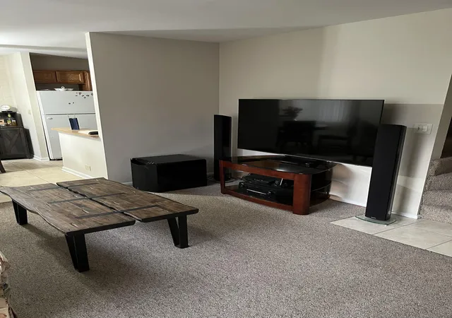 Listing Photo 5 - Condo for sale in building located at 2404 Algonquin Rd, Rolling Meadows, IL 60008 - Unit #5
