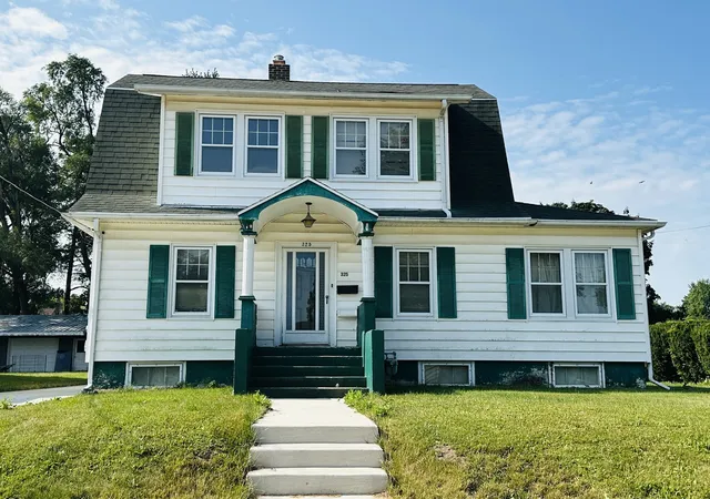 1st image of 325 W Moseley St, Freeport, IL 61032 | MLS# 12715091