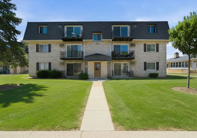 Photo 1 of Condo for sale at 1311 N Baldwin Ct #3A, Palatine, IL 60074 | MLS# 12715093 | Listing updated on 2026-08-29
