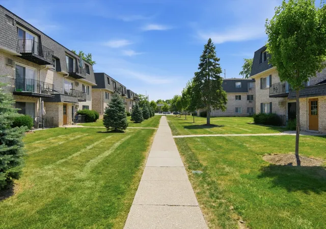 Photo 3 of Condo for sale at 1311 N Baldwin Ct #3A, Palatine, IL 60074 | MLS# 12715093 | Listing updated on 2026-09-23