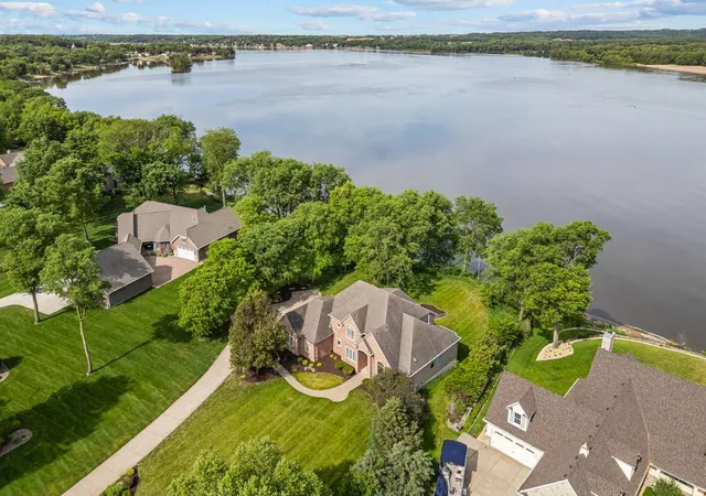 Photo 3 of Single family home for sale at 16808 River Rd N, Cordova, IL 61242 | MLS# 12715097 | Listing updated on 2026-09-12
