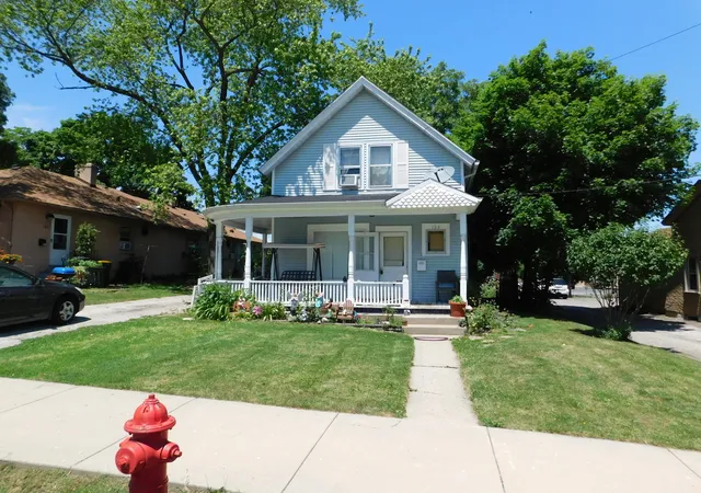 Photo 1 of Single family home for sale at 124 Cary St, Cary, IL 60013 | MLS# 12715144 | Listing updated on 2026-09-21