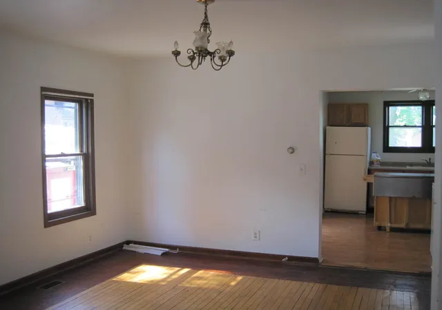 Photo 4 of Single family home for sale at 124 Cary St, Cary, IL 60013 | MLS# 12715144 | Listing updated on 2026-09-21