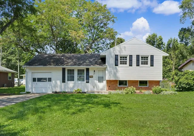 Photo 1 of Single family home for sale at 1817 Larch Pl, Urbana, IL 61801 | MLS# 12715175 | Listing updated on 2026-07-30
