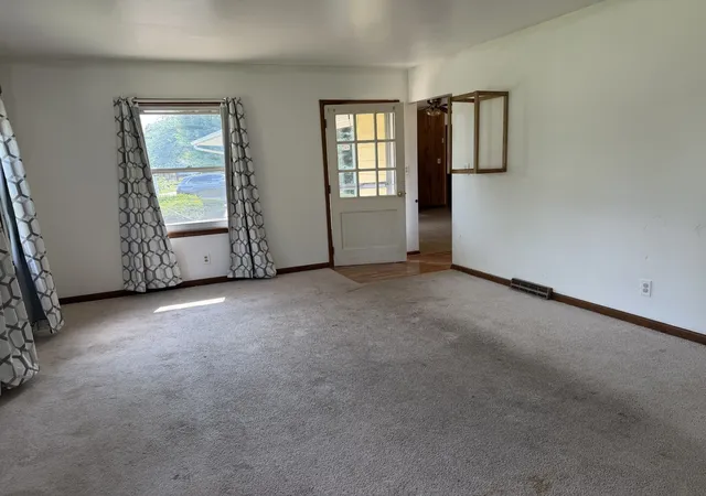 2nd image of 710 Carolyn St, Mendota, IL 61342 | MLS# 12715188