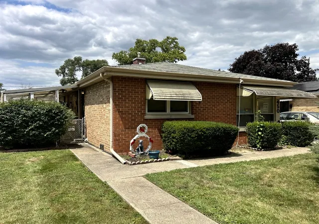 2nd image of 450 Hyde Park Ave, Hillside, IL 60162 | MLS# 12715237