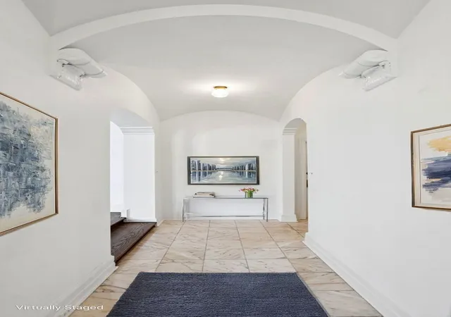 2nd image of 421 W Melrose St #21AD, Chicago, IL 60657 | MLS# 12715248