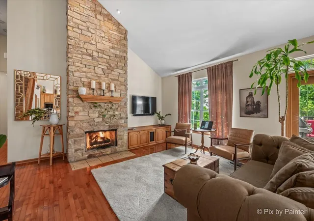 Photo 4 of Single family home for sale at 915 Nippersink Rd, Spring Grove, IL 60081 | MLS# 12715253 | Listing updated on 2026-09-19