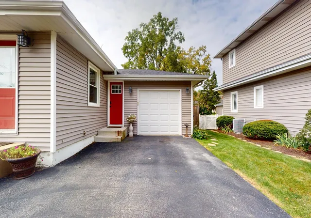 Photo 3 of Single family home for sale at 3936 Highland Ave, Downers Grove, IL 60515 | MLS# 12715266 | Listing updated on 2026-10-07