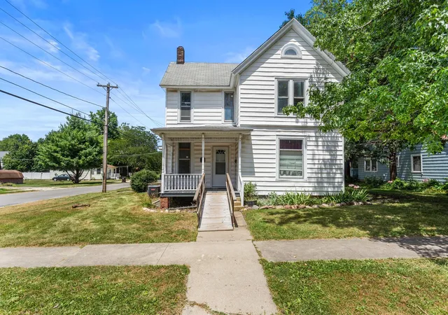 Photo 1 of Sale Pending at 324 W Water St, Farmer City, IL 61842 | MLS# 12715267 | Listing updated on 2026-10-13