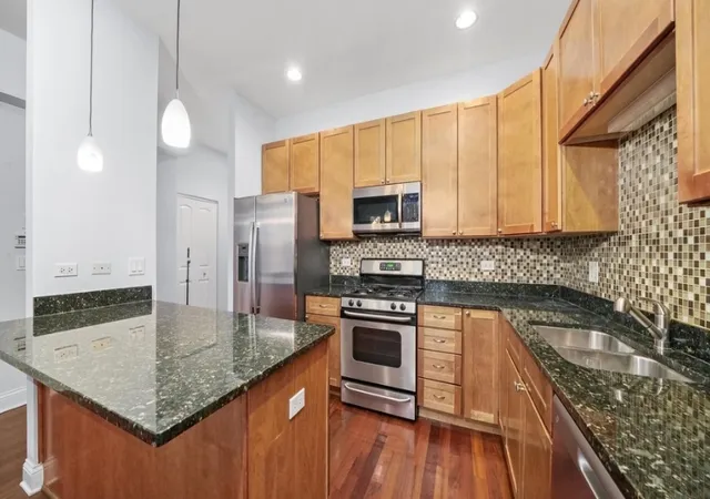 Photo 4 of Condo for sale at 2239 N Lister Ave #201, Chicago, IL 60614 | MLS# 12715290 | Listing updated on 2026-08-26