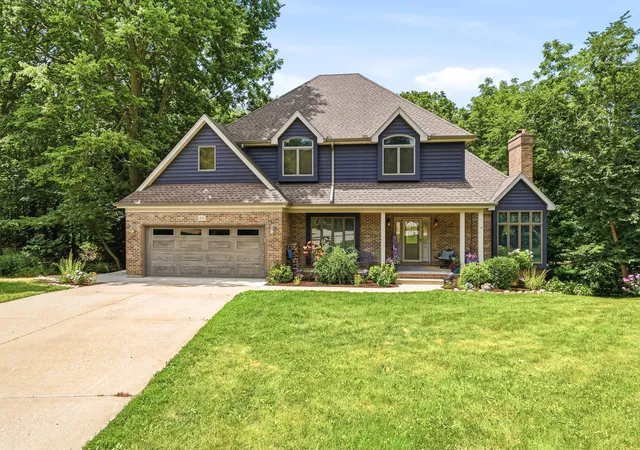Photo 2 of Single family home for sale at 88 Crooked Crk Dr, Yorkville, IL 60560 | MLS# 12715299 | Listing updated on 2026-09-02