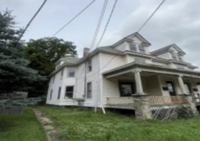 Listing Photo 3 - Condo for sale in building located at 16-18 N Grn Ave, Freeport, IL 61032