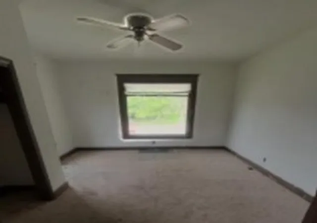 Listing Photo 2 - Condo for sale in building located at 16-18 N Grn Ave, Freeport, IL 61032 - Unit #