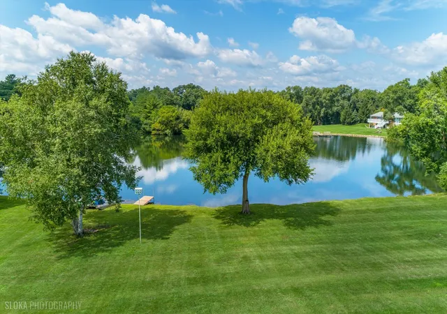 Photo 3 of Single family home for sale at 62 Dundee Ln, Barrington Hills, IL 60010 | MLS# 12715367 | Listing updated on 2026-08-13