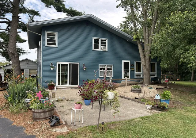 image of 320 E Lincoln Ave, Watseka, IL 60970 | MLS# 12715454