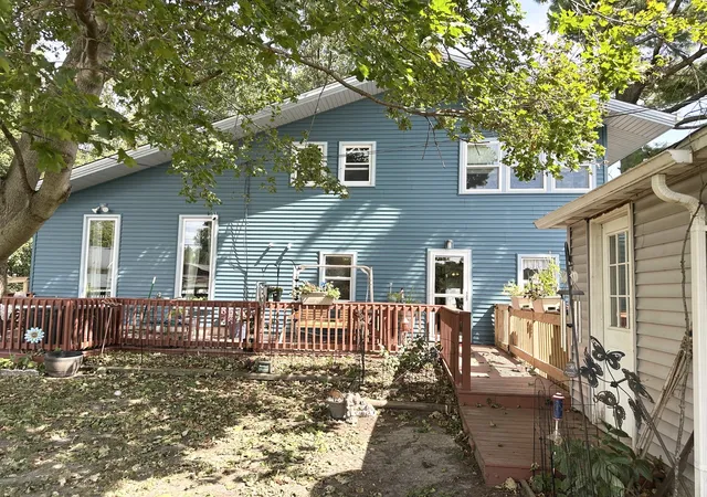 Photo 3 of Single family home for sale at 320 E Lincoln Ave, Watseka, IL 60970 | MLS# 12715454 | Listing updated on 2026-09-19