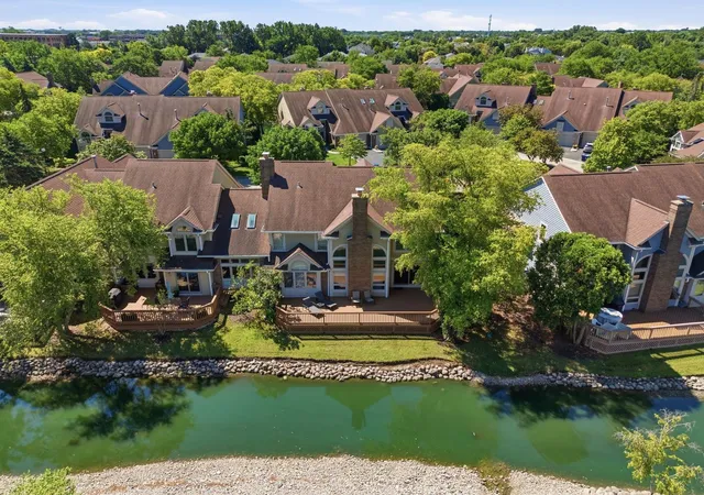 Photo 3 of Sale Pending at 876 Island Ct, Deerfield, IL 60015 | MLS# 12715470 | Listing updated on 2026-09-23