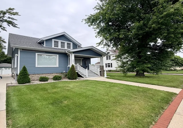 Photo 2 of Single family home for sale at 264 E 161st Place, South Holland, IL 60473 | MLS# 12715475 | Listing updated on 2026-09-16