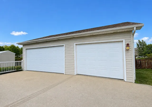 Photo 3 of Single family home for sale at 1414 Howland Dr, Joliet, IL 60431 | MLS# 12715476 | Listing updated on 2026-09-23