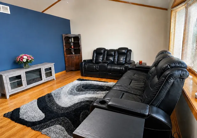 Photo 3 of Single family home for sale at 1414 Howland Dr, Joliet, IL 60431 | MLS# 12715476 | Listing updated on 2026-10-07