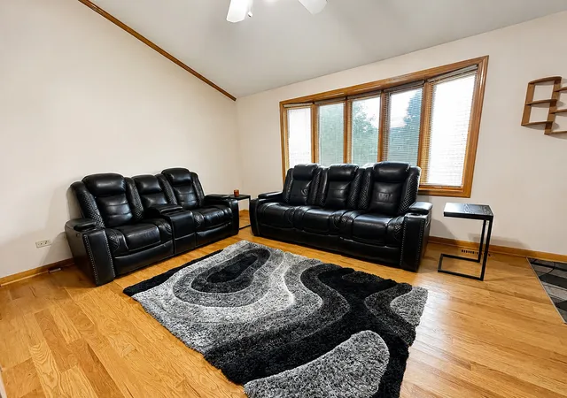 Photo 4 of Single family home for sale at 1414 Howland Dr, Joliet, IL 60431 | MLS# 12715476 | Listing updated on 2026-10-07