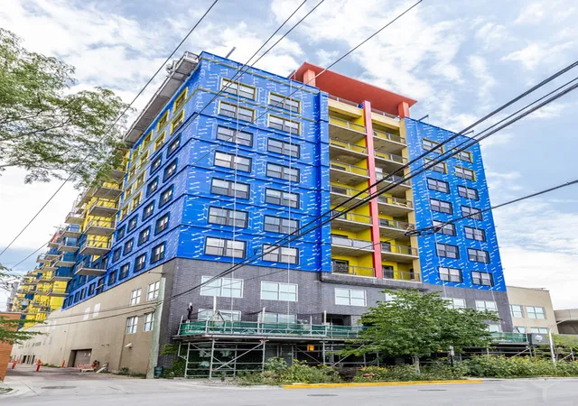 Listing Photo 2 - Condo for sale in building located at 1122 W Catalpa Ave, Chicago, IL 60640 - Unit #616
