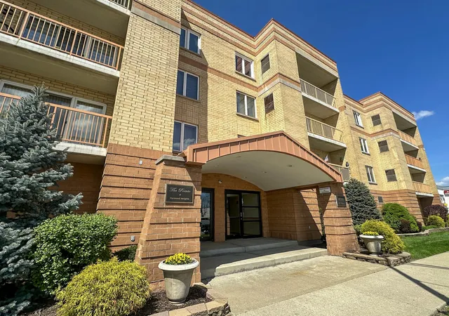 Photo 1 of Condo for sale at 4700 N Harlem Ave #306, Harwood Heights, IL 60706 | MLS# 12715483 | Listing updated on 2026-09-01