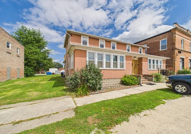 Photo 2 of Single family home for sale at 605 Reed St, Beecher, IL 60401 | MLS# 12715487 | Listing updated on 2026-08-02