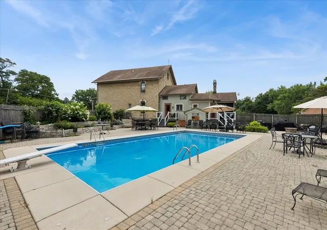Photo 2 of Single family home for sale at 346 Sheridan Rd, Winthrop Harbor, IL 60096 | MLS# 12715534 | Listing updated on 2026-09-08